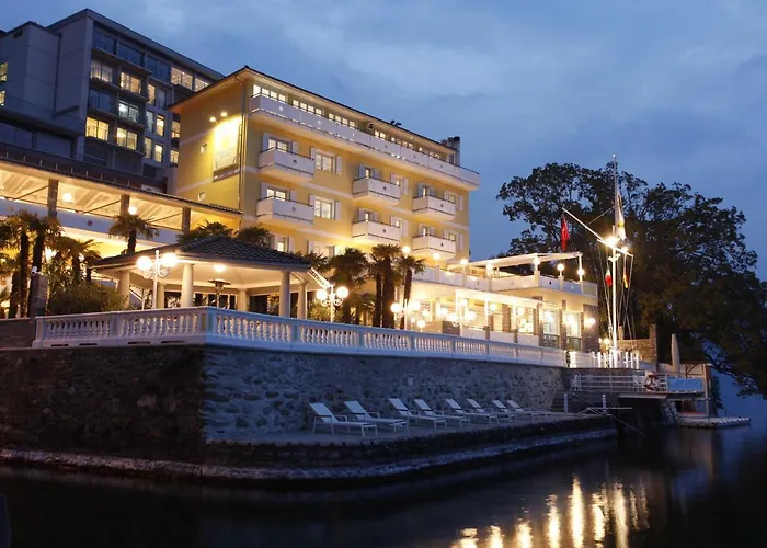 Holiday Hotel Yachtsport Resort Lago Maggiore